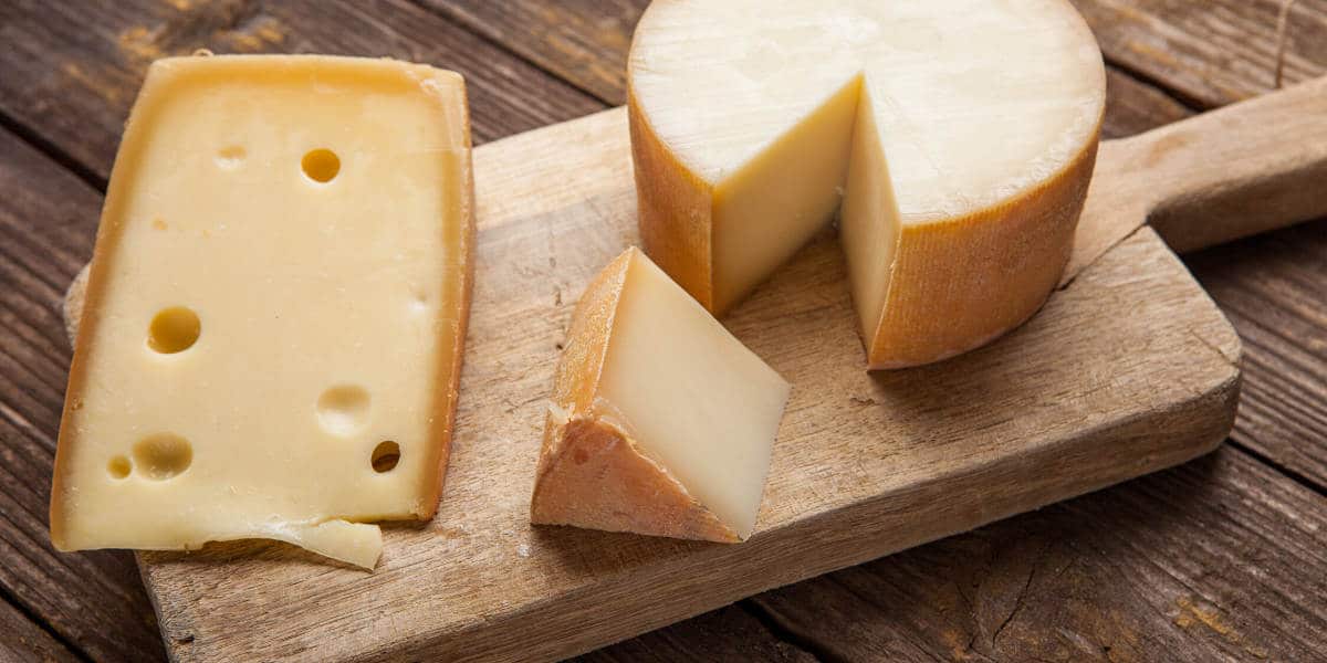 ajoutez du fromage entier à votre liste de courses céto