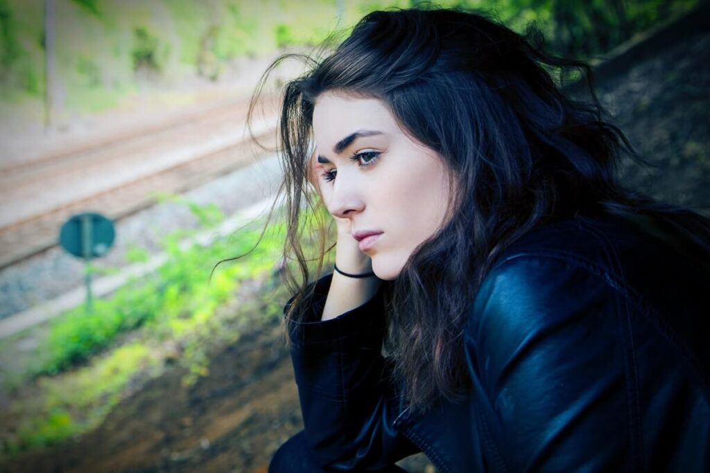cette femme se demande combien de milliards d'UFC de probiotiques fonctionnent le mieux contre les levures