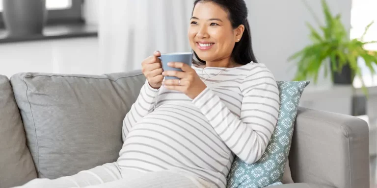 featured image for blog post on collagen for pregnant and breastfeeding women