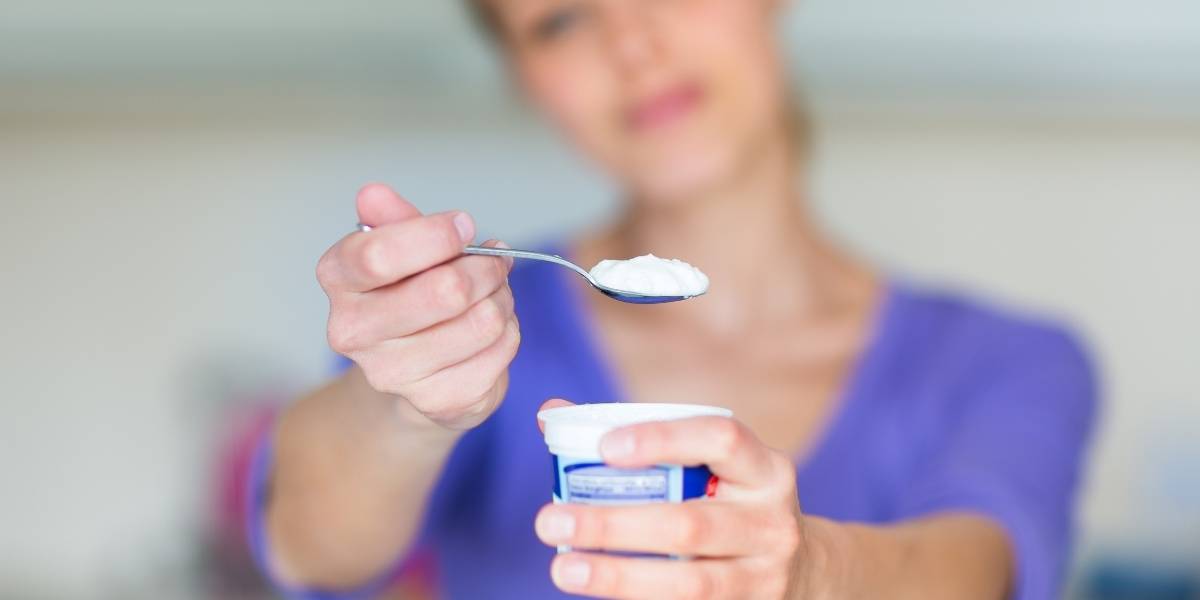 Vermeide zuckerhaltigen Joghurt