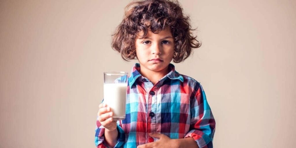 un beneficio de los probióticos es que puede ayudar con la intolerancia a la lactosa