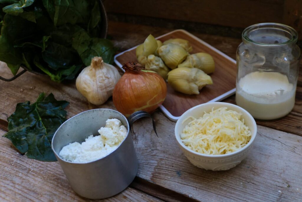 keto chicken spinach artichoke dip - add Gouda cheese