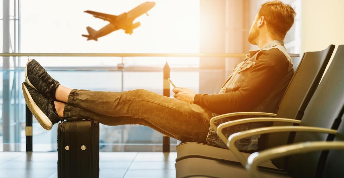 Immagine in evidenza per il post sui consigli salutari per viaggiare