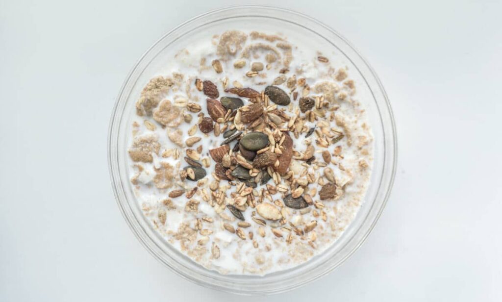 L’assunzione di fibre alimentari da farina d’avena può trattare la costipazione