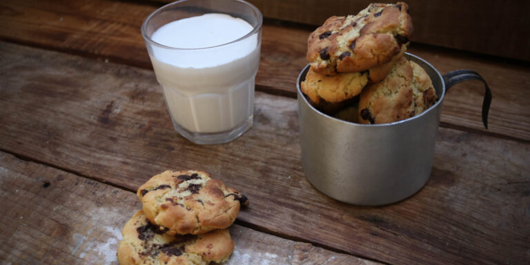 Keto Chocolate Chip Cookies