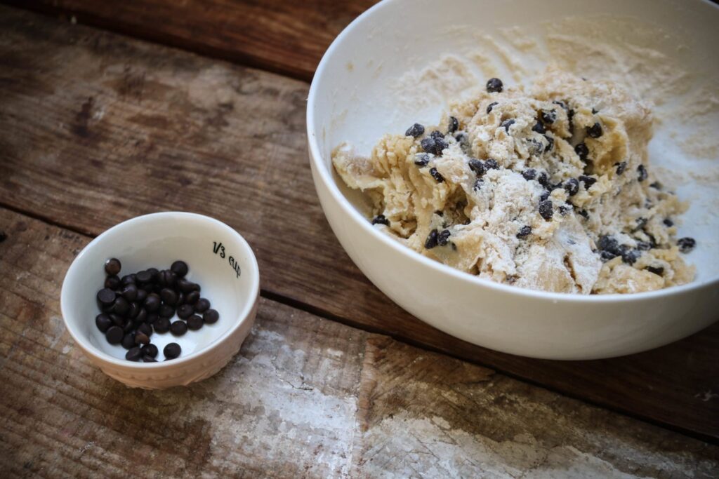 keto-chocolate-chip-cookies-04