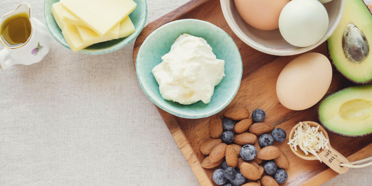 Uova, avocado e formaggi grassi sono alla base della piramide alimentare keto