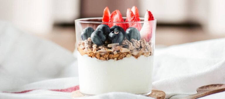 Un gustoso snack ricoperto di frutta