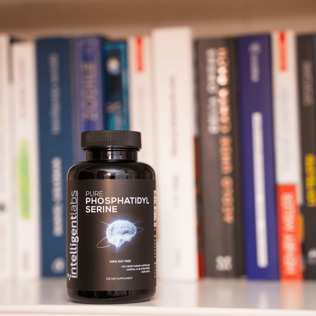 photo d'un flacon de phosphatidylsérine devant des livres