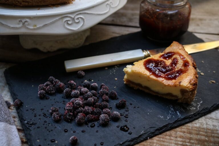 Tarta de queso keto con mermelada casera sin azúcar