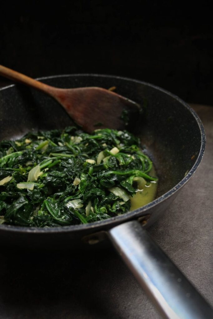 thanksgiving-keto-creamed-spinach-02