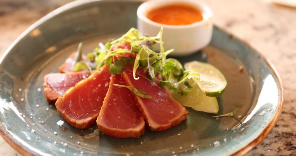 Thunfisch ist eine weitere reichhaltige Quelle für Omega-3-Fettsäuren